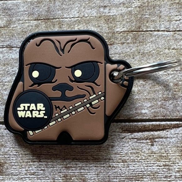 Foundmi Star Wars Bluetooth Tracking Keychain - Picture 4 of 7